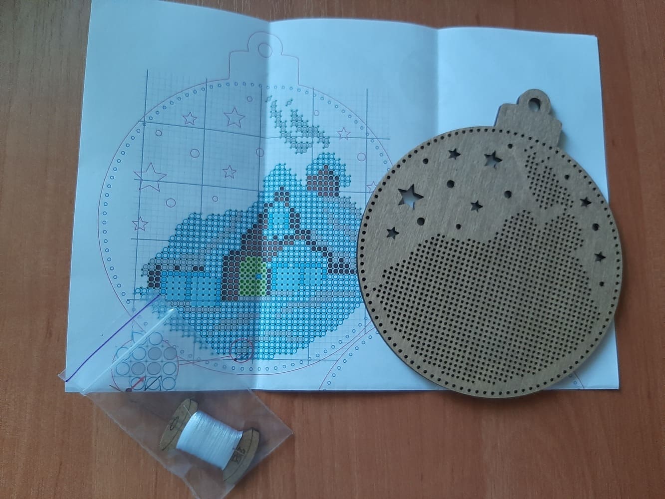 Bead embroidery kit on wood FLK-366